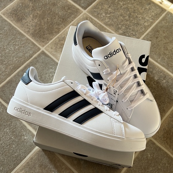 Grand Court 2.0 Shoes - Picture 2 of 4